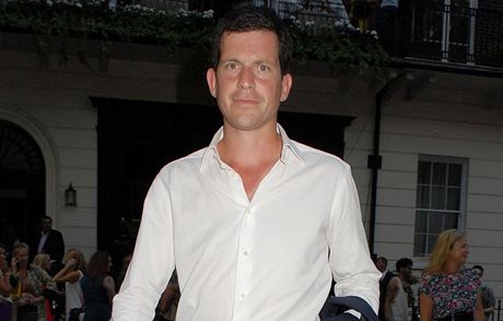 Bývalý britský tenista Tim Henman komentuje pro BBC olympijský turnaj ve