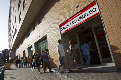 Krize ve panlsku, léto 2012 - nezamstnaní se jdou v jedné z madridských
