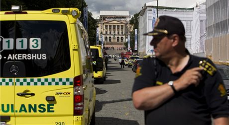 Záchranái a policisté bhem poplachu kvli nálezu podezelého pedmtu pod