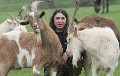 Aktivista Stanislav Penc letos opt poádá ptidenní kozí mejdan na své farm u Jiína.