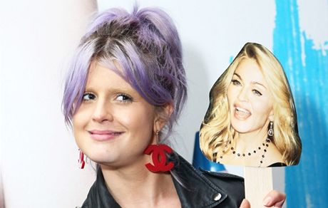 Kelly Osbourne má zesvtlené oboí.