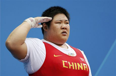 ínská vzpraka ou Lu-lu se raduje ze zlaté olympijské medaile.