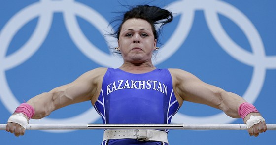ZLATÁ. Kazaská vzpraka Svtlana Podobdovová získala na olympiád v Londýn