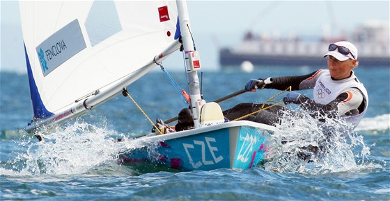 Veronika Fenclová jede v olympijském finálovém závod.