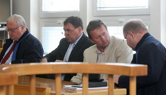 Bývalý starosta Lipnice Ladislav Horký (druhý zleva) před havlíčkobrodským