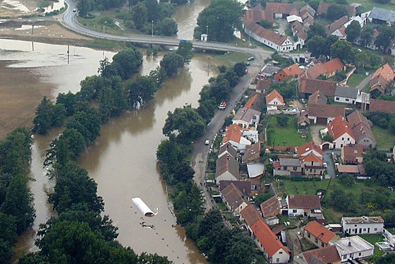 Lidé v Koterov si dobe pamatují niivou povode z roku 2002. V domech tehdy mli a ticet centimetr vody.