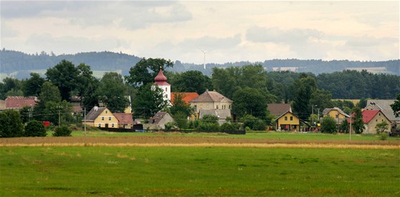 Obec Kiovatka leí v malebné krajin Chebské pánve na cest ze Skalné do Lub.