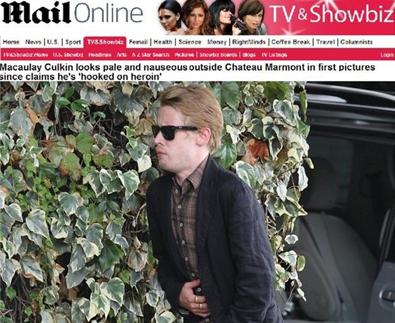 Macaulay Culkin pi odchodu z Chateau Marmont v Los Angeles (srpen 2012)