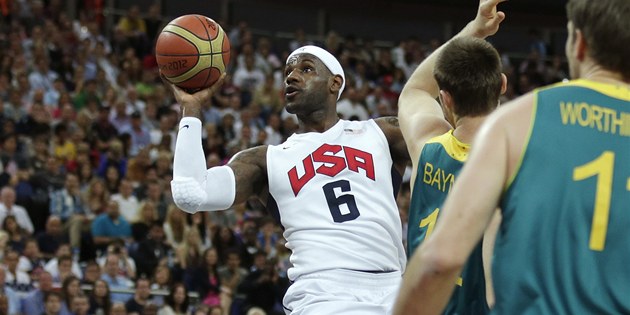 V širším olympijském výběru basketbalistů USA nechybí James či Curry