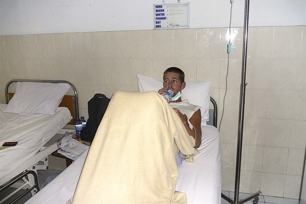 Infuze a dostatek tekutin, to je jediná lé�ba hore�ky dengue.