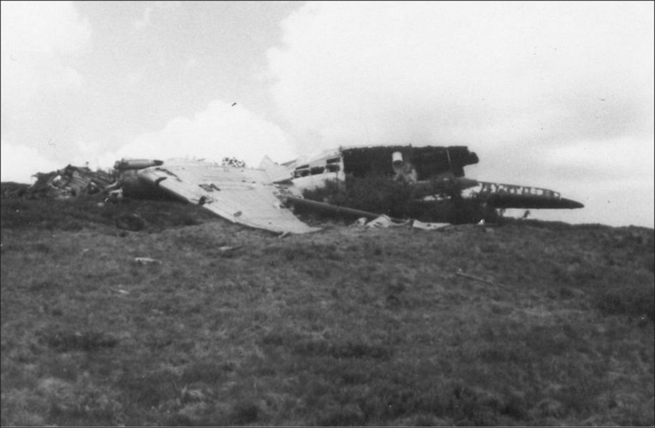 Vrak letadla Dakota, které havarovalo 27. února 1950 u Vysoké hole v...