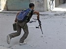 Bojovníci Syrské osvobozenecé armády v Aleppu  (5. srpna 2012) 