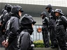 íntí policisté steí budovu soudu ve mst Che-fej, kde se rozhoduje o osudu