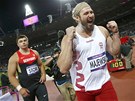 JE TO DOMA! Polský koula Tomasz Majewski kií radostí poté, co vyhrál zlatou