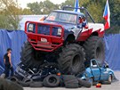 Pi Monster truck show v eských Budjovicích niily obí monstra staré vraky.
