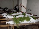 Amatérský snímek, na kterém mají být Syané zabití bhem boj ve mst Homs (2.