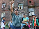 Jan Bandy vyzývá sousedy z dom v ostravském Pednádraí, aby li demonstrovat