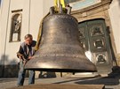 V roce 2012 se do ve baziliky na Hostn vrtily zvony.