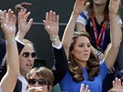 Princ William a jeho ena fandili pi tenisovém tvrtfinále Britovi Andymu...