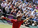 SERVIS. Švýcarský tenista Roger Federer podává ve finále olympiády.