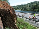 Skála u Vraného nad Vltavou je nebezpená pro auta i cyklisty jedoucí po...