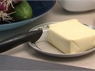Pokud si chcete hlídat píjem tuk, jen zhruba tolik másla si mete dopát do...