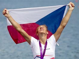 ZLATO! Skifaka Mirka Knapkov zvtzila v olympijskm zvodu s drtivou...