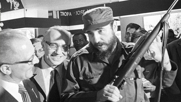 f vchodonmeckch komunist Erich Honecker a kubnsk vdce Fidel Castro bhem setkn na Kub v roce 1974