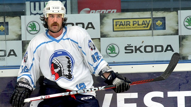 Hokejov tvrk Ryan Hollweg je novou posilou Plzn. 