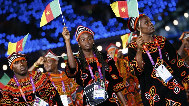 Kamerunsk olympijsk vprava bhem zahajovacho ceremonilu olympidy v Londn (27. ervence 2012)