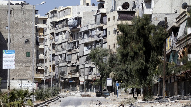 Przdn ulice tvrti Salahaddn ve mst Aleppo (8. srpna 2012)