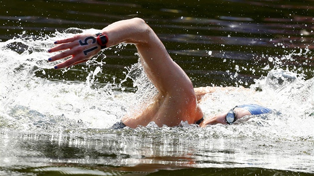 Britka Keri-anne Payneov pi olympijskm plaveckm maratonu na 10 kilometr (9. srpna 2012)