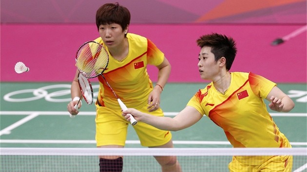 TREF TO DO ST. anky Wang Siao-li a J Jang nasazen v olympijskm turnaji jako slo jedna se snaily v utkn s Korejkami ung Kjong-un a Kim Ha-na nenpadn prohrt.