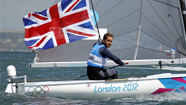 Britský reprezentant Ben Ainslie se stal nejúspěšnějším jachtařem v historii olympijských her. Ve sbírce už má pět medailí. Letos vyhrál.