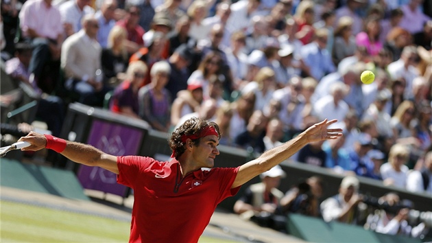 SERVIS. vcarsk tenista Roger Federer podv ve finle olympidy.