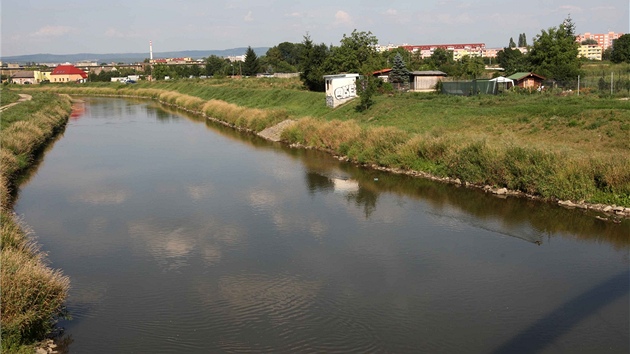 Ve tvrti Nemilany na jihu Olomouce zanou dlnci stavt betonov zdky. Ty maj chrnit ped velkou vodou.