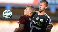 Bekim Balaj ze Sparty (vlevo) a Radek Dejmek z Píbrami.