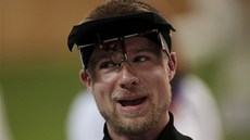 Americký střelec Matthew Emmons se směje po olympijském závodě ve střelbě z...