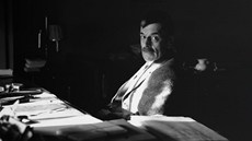 výcarský spisovatel C. F. Ramuz (1878-1947) na snímku z roku 1935 
