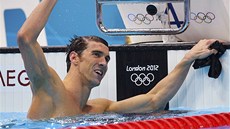 DAL�Í MEDAILE. Michael Phelps se znovu raduje, vyhrál závod na 100 m motýlek a