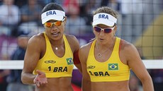 BRONZOVÉ BRAZILKY. Brazilské beachvolejbalistky Larissa a Juliana porazily v