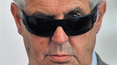 Pedseda Milo Zeman na tiskové konferenci Strany práv oban - zemanovci.