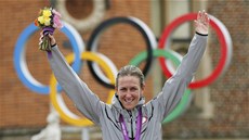 Radost americké cyklistky Kristiny Armstrongové ze zlaté medaile za asovku.