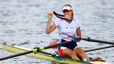 MEDAILE. Skifařka Mirka Knapková se zlatou olympijskou medailí. (4. srpna 2012)