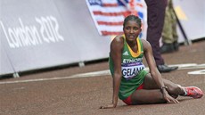 V CÍLI. Etiopanka Tiki Gelanaová si v londýn dobhla pro olympijské zlato z