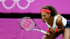 Serena Williamsová se raduje z vítzství v enském olympijském deblu. Se svou...