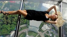 Linda Barto�ová se fotila na televizní v�i v �anghaji.