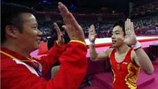 ZVLÁDLI JSME TO. Čínský gymnasta Cou Kchaj získal na olympiádě v Londýně zlato.