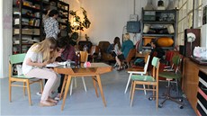 "Cht�li jsme dát zákazník�m a p�íznivc�m kvalitního designu z 60. a� 80. let...