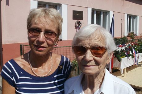 Fajtlova dcera Jitka Rená se spolu se svou matkou Hanou o víkendu zúastnila vzpomínkové akce u generálova rodného domu v Donín.